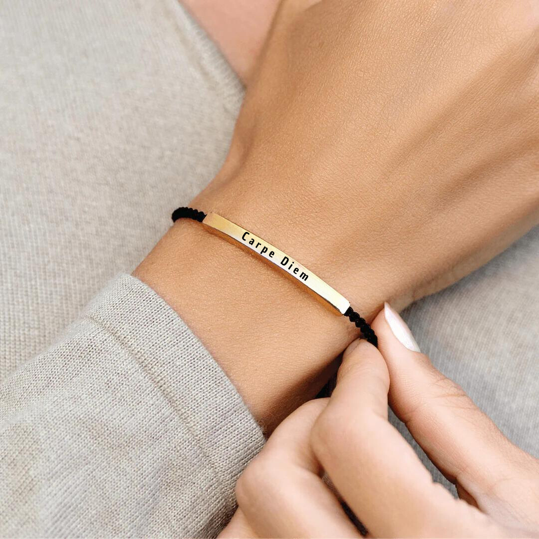 Bracciale con Incisione "Carpe Diem"
